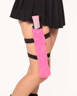 Fluffy Pop Strap & Clip-on Fur Fan Holster -iHeartRaves Shop Fluffy Pop 2 in 1 Strap Clip on Fur Fan Holster Side
